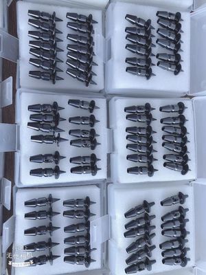 Le produit est fabriqué à partir d'un matériau de fabrication à base d'aluminium.